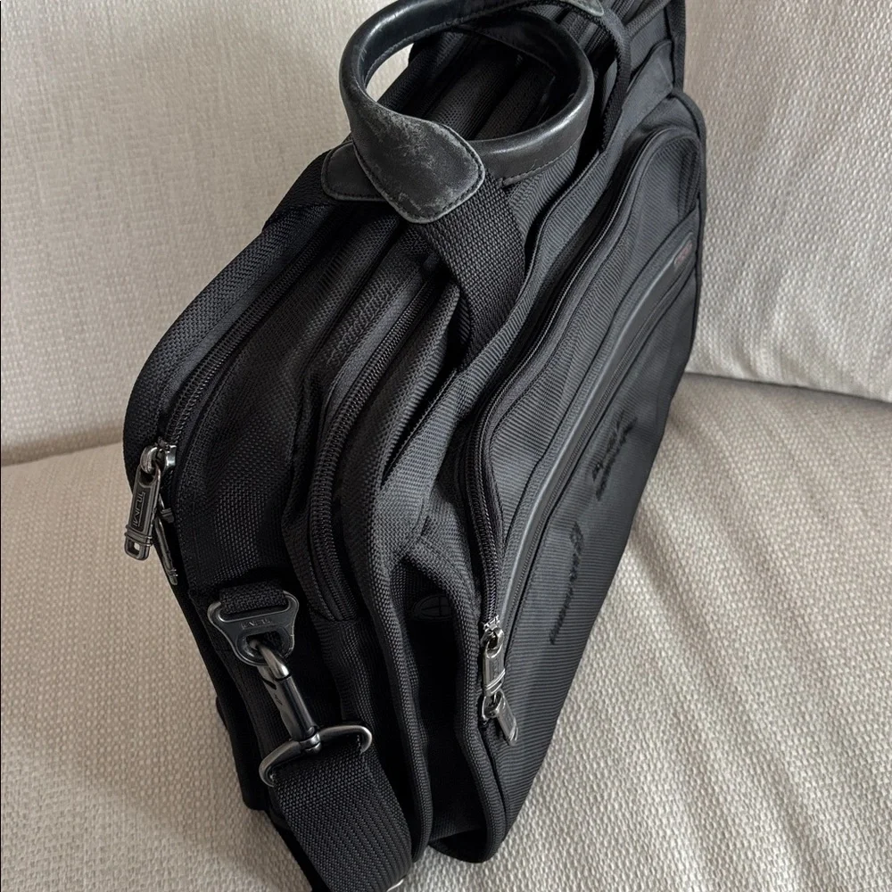 Tumi Black Computer Laptop Briefcase Bag in 100% Ballistic Nylon